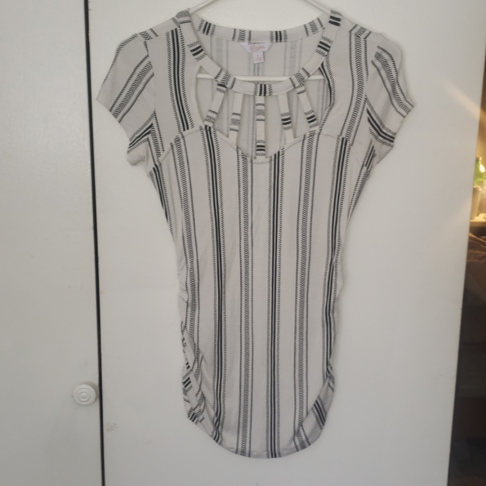 Candie's cutout short sleeve blouse